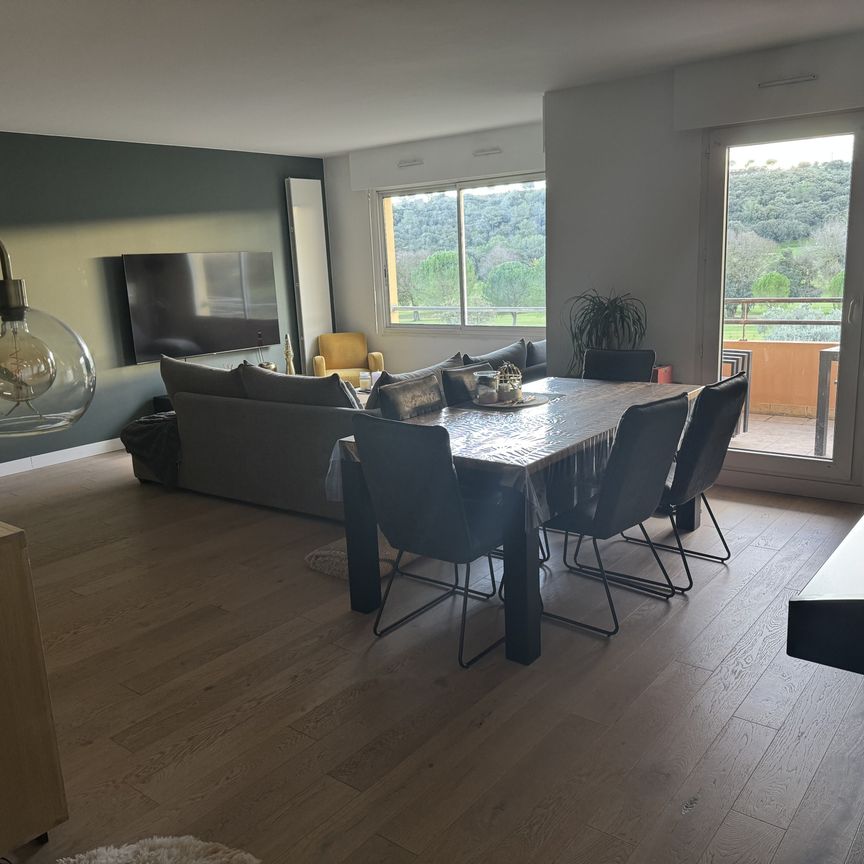 Location Appartement 3 pièces 75m² NIMES 30900 - Photo 1