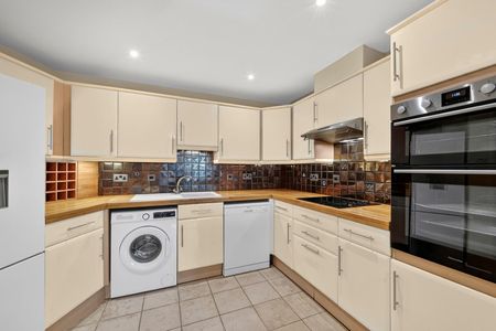 Kings Court, 1 Bessborough Road, London, SW15 - Photo 2