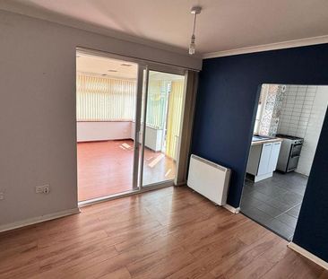 3 bedroom detached house to rent - Photo 3