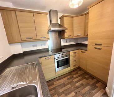 2 bedroom flat to rent - Photo 2