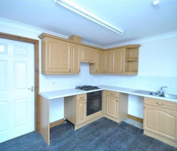 2 bedroom end of terrace house to rent - Photo 4