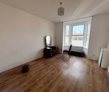 2 bedroom maisonette to rent - Photo 2