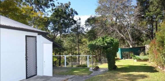 BEAUTIFUL THREE-BEDROOM HOME WITH DUCTED AIR CONDITIONING & ENTERTAINING AREA - Photo 2