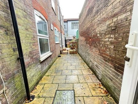 1 Bed Flat, Midland Road, LU2 - Photo 2