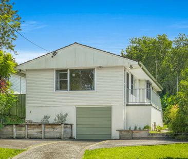 High Set Family Home - Great Yard & Views! - Photo 6