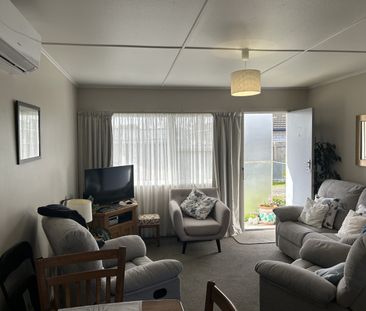 One bedroom Unit with easy walking to Mall - Photo 1