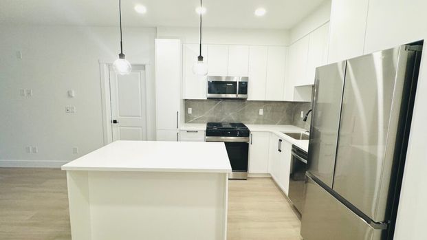 Brand New Condo – 2 Bathrooms! - Photo 1