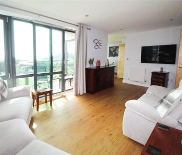 2 bedroom flat to rent - Photo 2