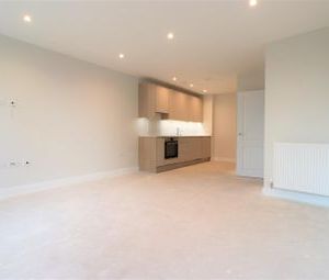 1 Bedrooms Flat to rent in Panorama Apartments, Harefield Road, Uxbridge UB8 | £ 300 - Photo 1