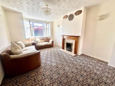 4 bedroom semi-detached house to rent - Photo 2