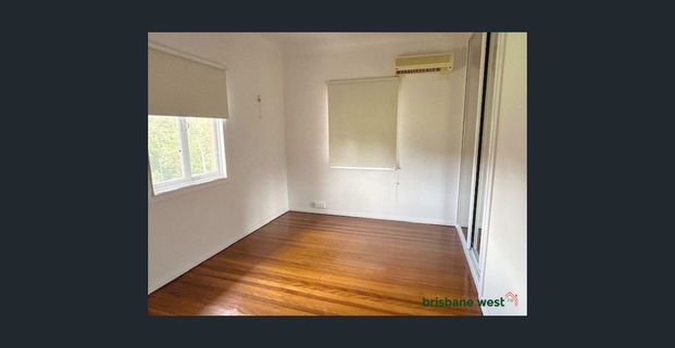 GREAT FAMILY HOME - Photo 1