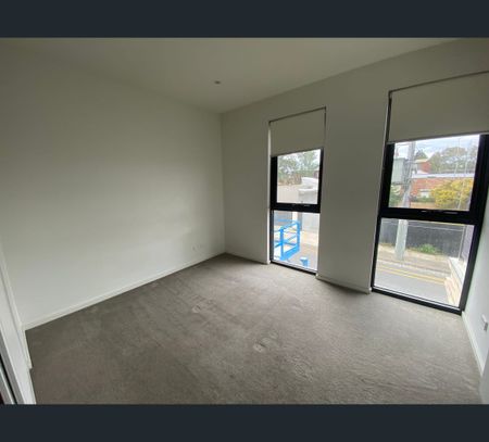 6/100 Union Road, Ascot Vale, Vic 3032 - Photo 3