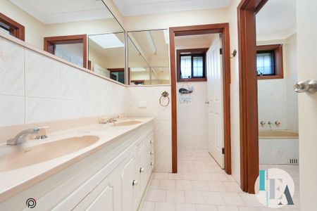 Lovely Home in Lovely Location - Photo 5