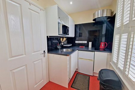 Studio to rent - Photo 3