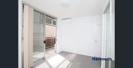 Inner-City Living at Its Finest - Photo 5