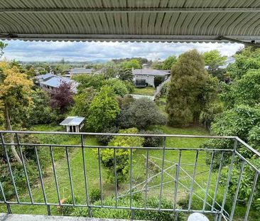 Spacious Home with views in Hillcrest - Photo 2