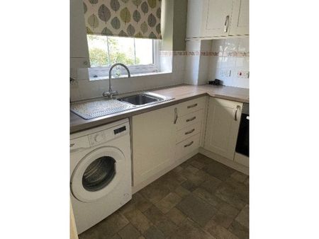 2 bed Town House, - Photo 3