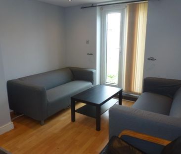 2 bedroom flat to rent - Photo 6