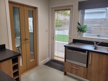 3 Bed End Terrace, Claremont Grove, AB10 - Photo 3