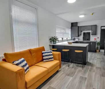 1 bedroom in a house share to rent - Photo 1