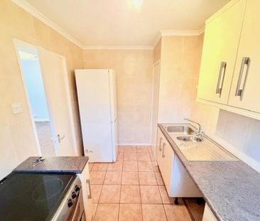 2 bedroom Flat To Let - Photo 6