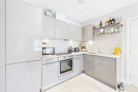 1 bedroom Flat in Wessex House, Camberley - Photo 4