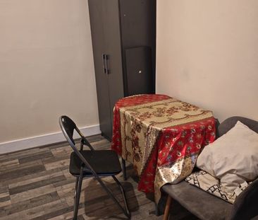 Room in a Shared House, Chadwick Road, SE15 - Photo 3