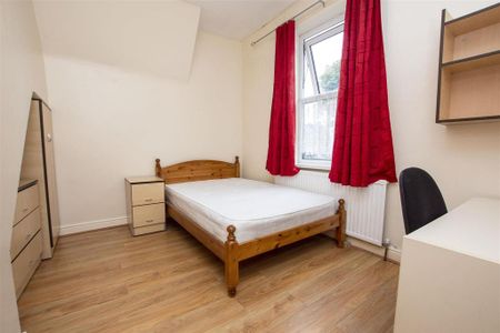 5 bedroom house to rent - Photo 2