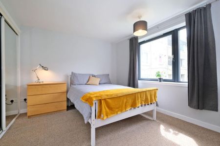 3 bedroom flat to rent - Photo 5
