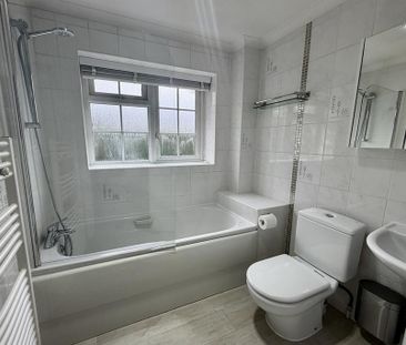 3 bedroom semi-detached house to rent - Photo 6