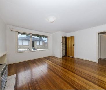 Bright & Spacious 2-Bedroom Unit in Prime Box Hill South - Photo 3