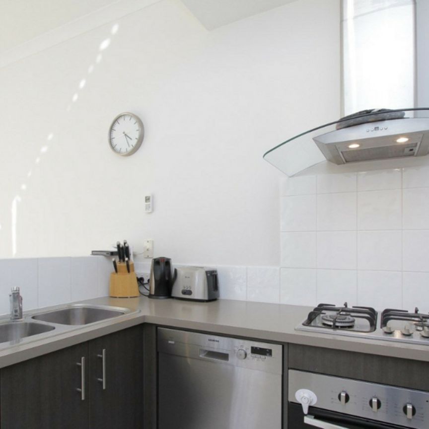 Charming East Victoria Park Rental Gem - Photo 1
