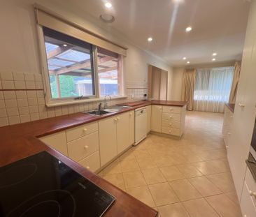 Comfortable Three-Bedroom Home in a Convenient Location - Photo 2