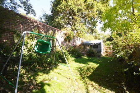 2 bedroom terraced house to rent - Photo 4