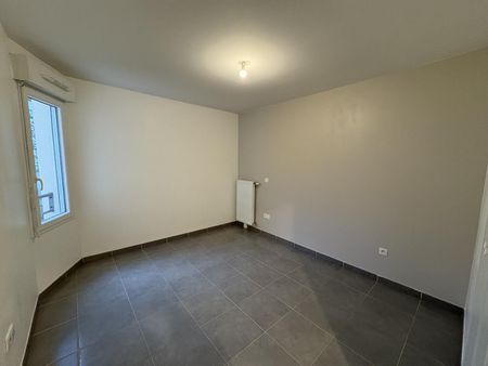 location Appartement T3 DE 65.12m² À PLESSIS TREVISE - Photo 3