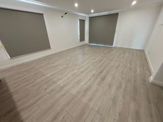 “Gorgeous Family Living for Rent!!” - Photo 1