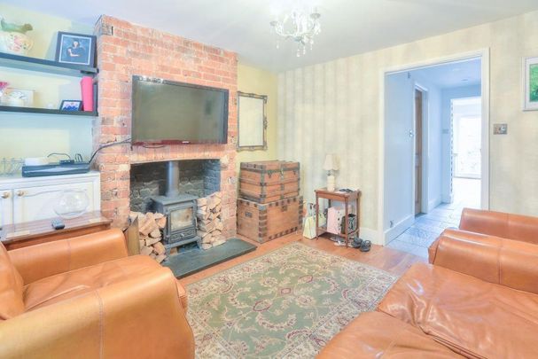 2 bedroom terraced house to rent - Photo 1