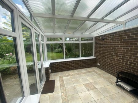 3 bedroom detached house to rent - Photo 3