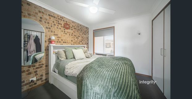 low maintenance and great location - Photo 1