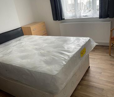 Room in a Shared House, Thornton Heath, CR7 - Photo 1