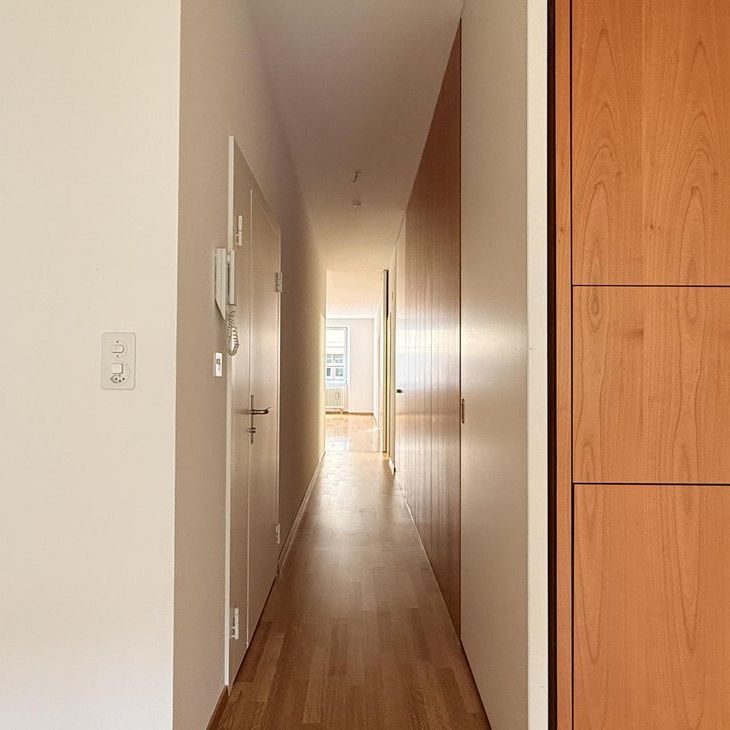 Grosszügige 3-Zimmer-Altstadtwohnung am Spalenberg mit Balkon - Foto 1