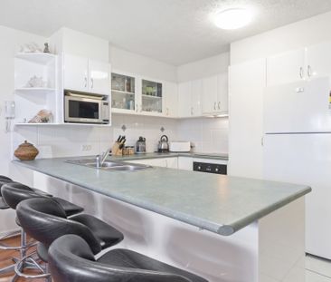 OVERLOOKING CURRUMBIN CREEK - FURNISHED UNIT - Photo 5