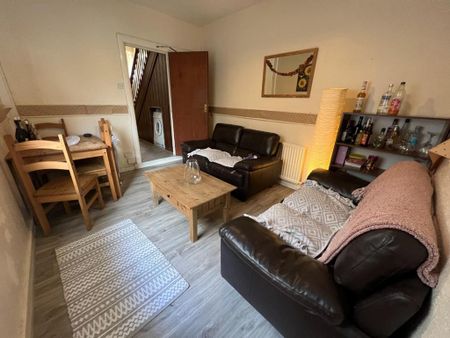 4 bedroom terraced house to rent - Photo 2