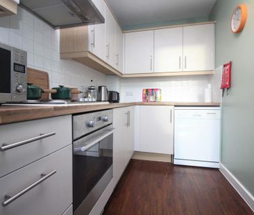 2 bedroom apartment to rent - Photo 5