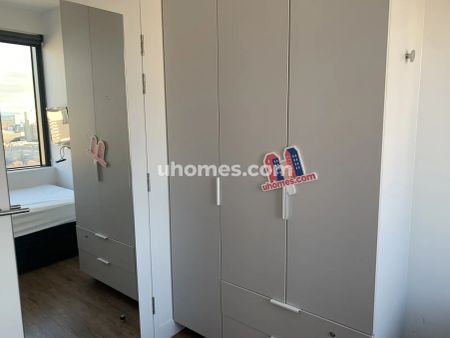 6 Bed Townhouse City View - Photo 3