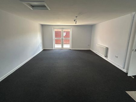 4 Bed Flat, Shield Retail Centre, BS34 - Photo 4