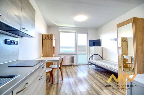 Pronájem bytu 1+kk, 22 m - Fotografie 1
