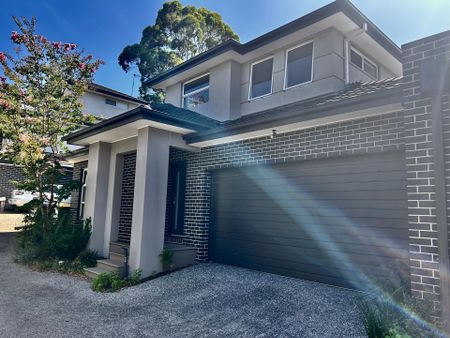 Stylish Double-Storey Townhouse with Premium Finishes and Prime Location - Photo 2