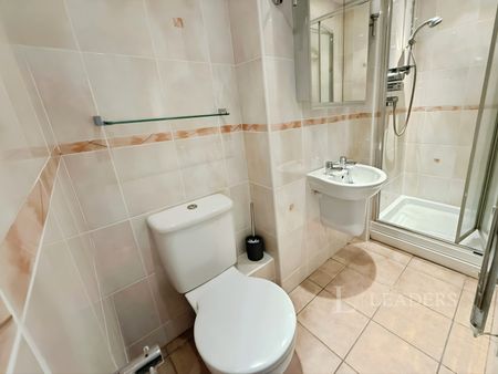 4 bedroom house to rent East Approach Drive, Gloucestershire, Cheltenham, GL52 - Photo 4