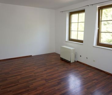 3 - Zimmer - helle Mietwohnung mit Loggia im 1 Stock u. allgemeinen... - Photo 6